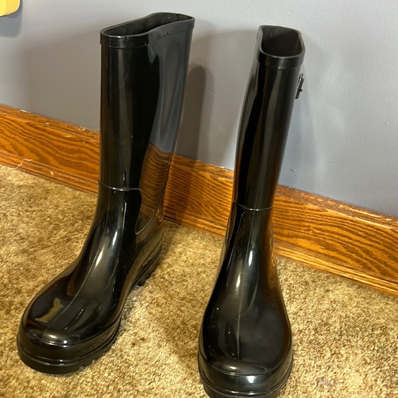 Black rain boots - Picture 1 of 2